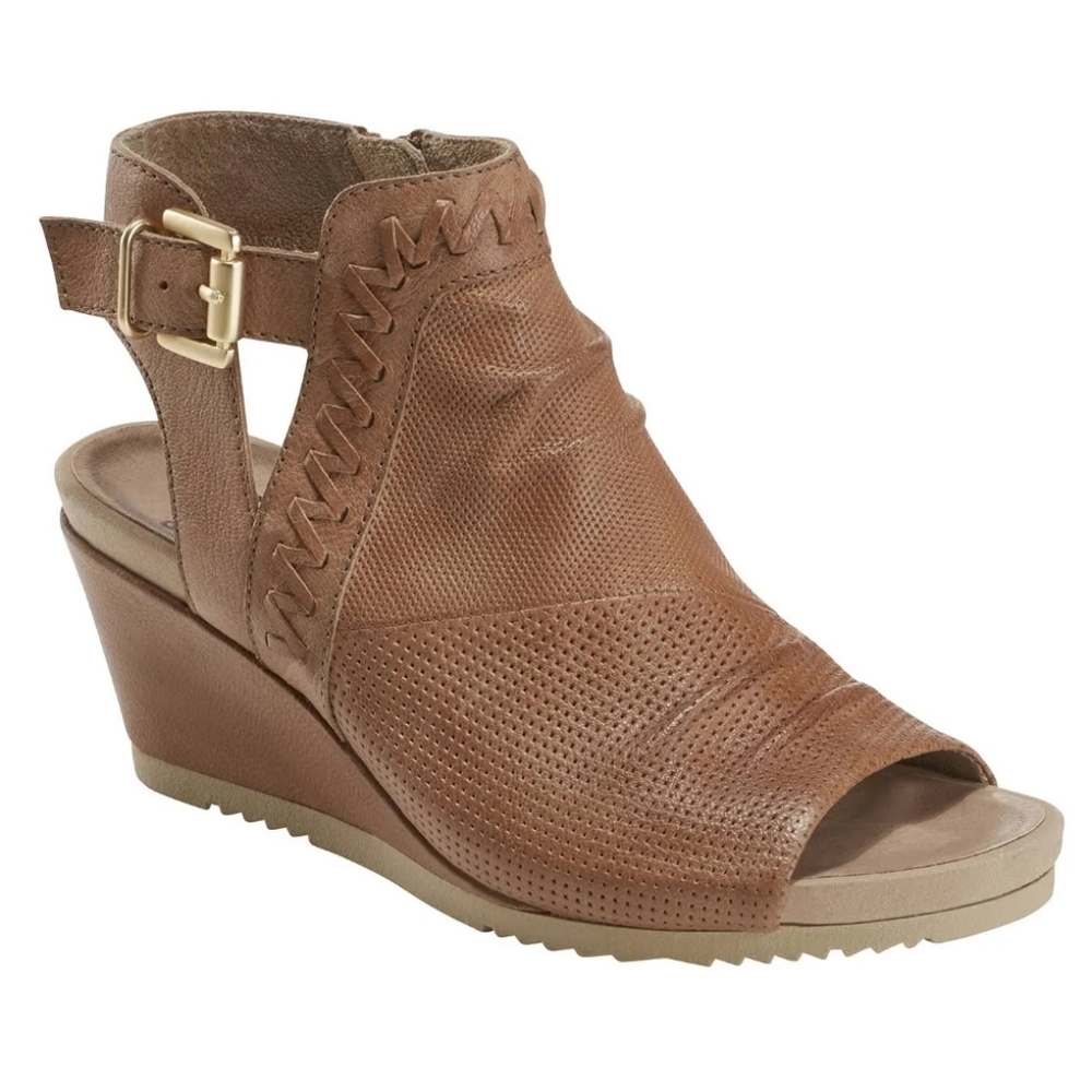 Earth Women's Attalea Bonaire Wedge Sandal Ginger 5